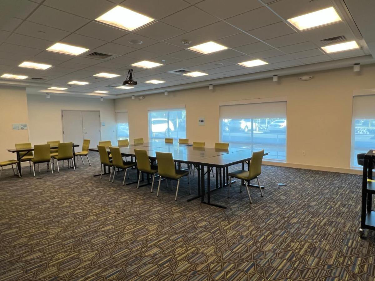 Holiday Inn Express & Suites - Ukiah By Ihg Екстериор снимка