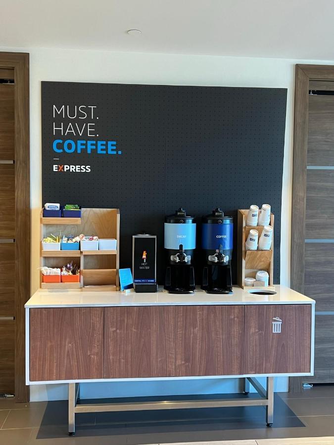 Holiday Inn Express & Suites - Ukiah By Ihg Екстериор снимка