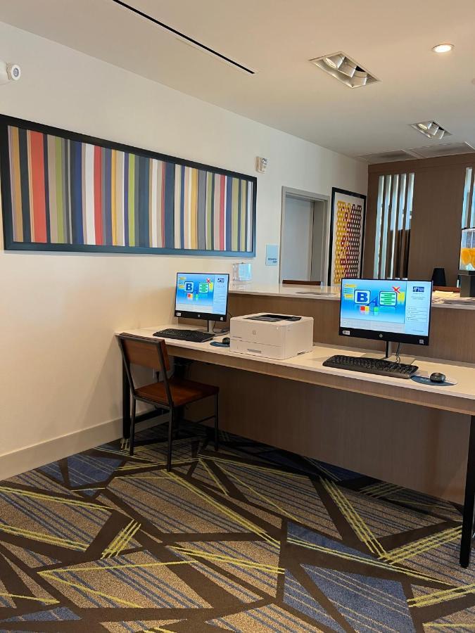 Holiday Inn Express & Suites - Ukiah By Ihg Екстериор снимка