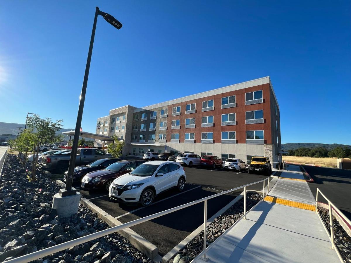 Holiday Inn Express & Suites - Ukiah By Ihg Екстериор снимка