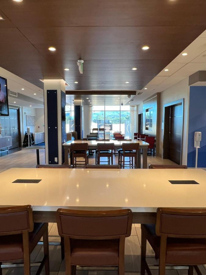 Holiday Inn Express & Suites - Ukiah By Ihg Екстериор снимка