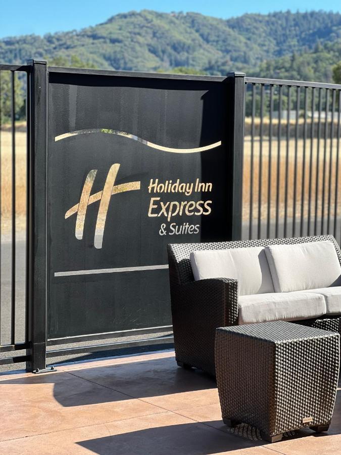 Holiday Inn Express & Suites - Ukiah By Ihg Екстериор снимка