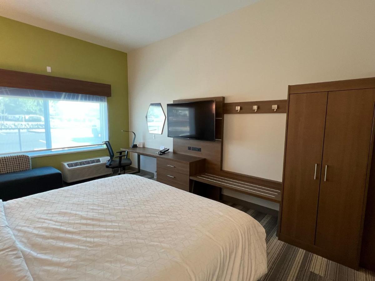 Holiday Inn Express & Suites - Ukiah By Ihg Екстериор снимка