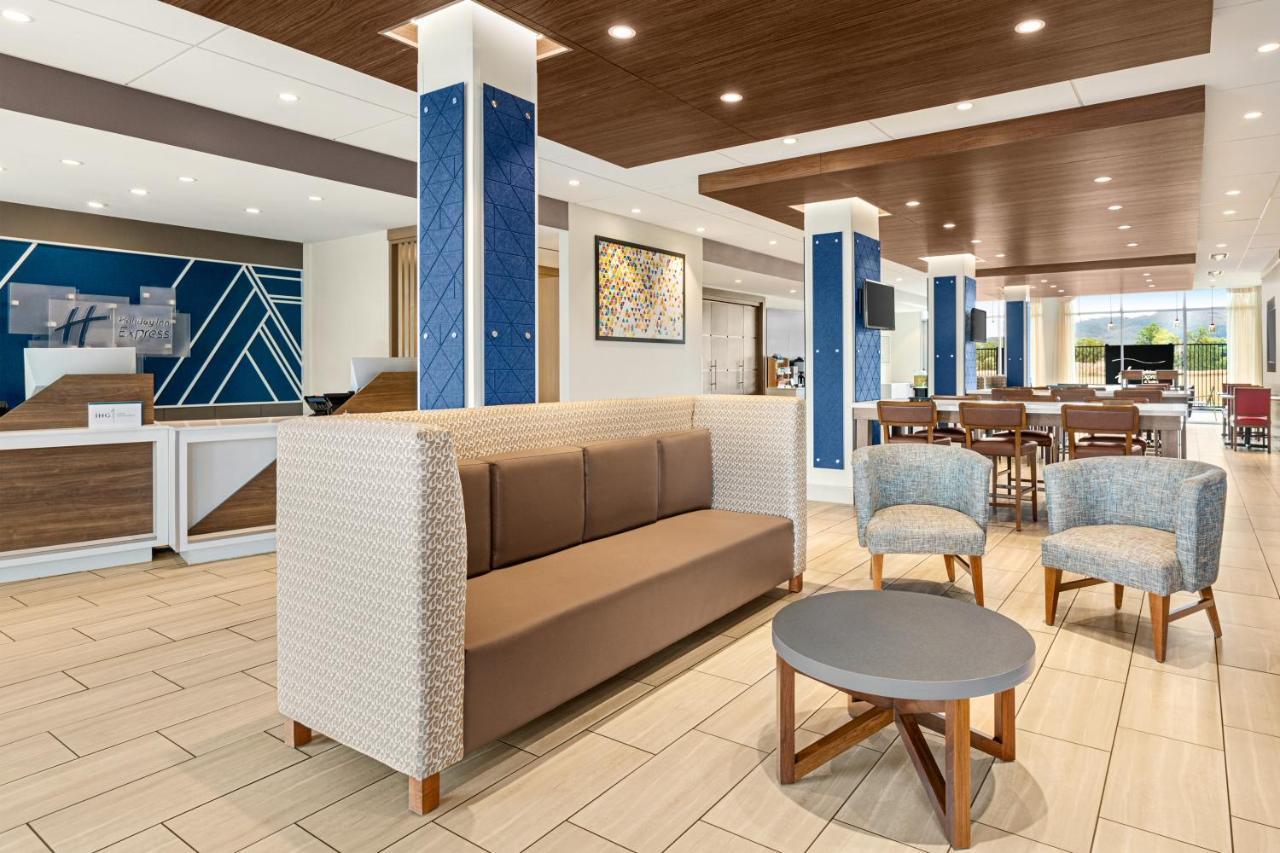 Holiday Inn Express & Suites - Ukiah By Ihg Екстериор снимка
