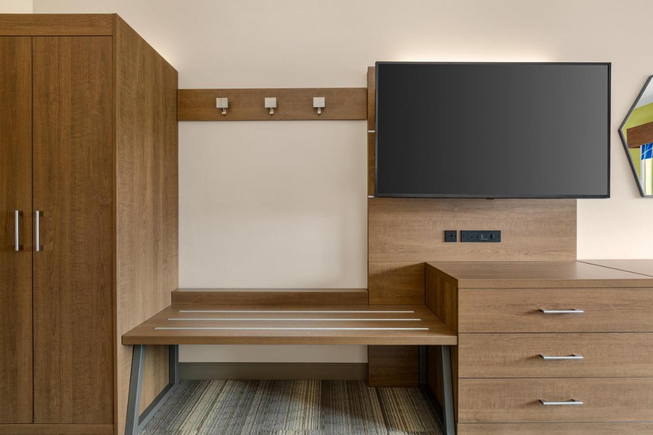 Holiday Inn Express & Suites - Ukiah By Ihg Екстериор снимка