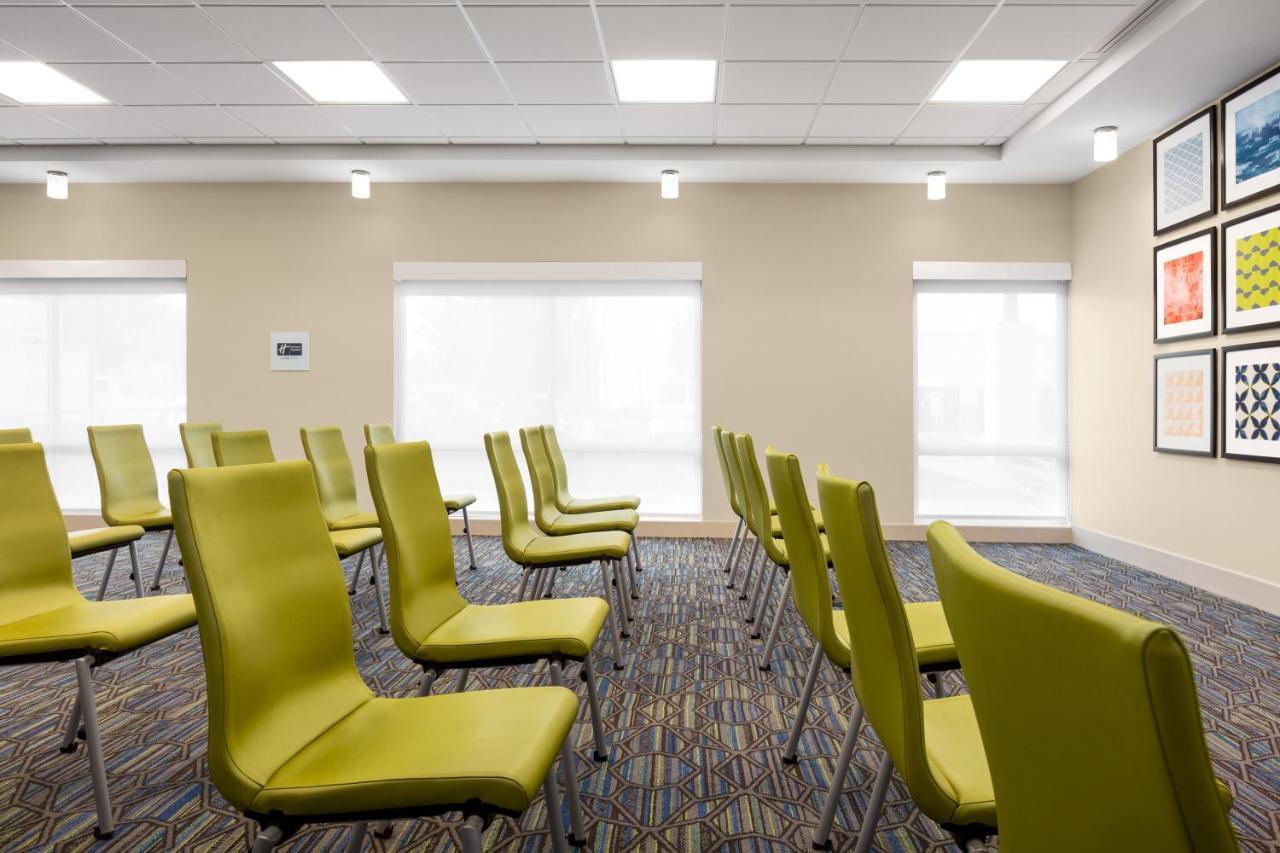 Holiday Inn Express & Suites - Ukiah By Ihg Екстериор снимка